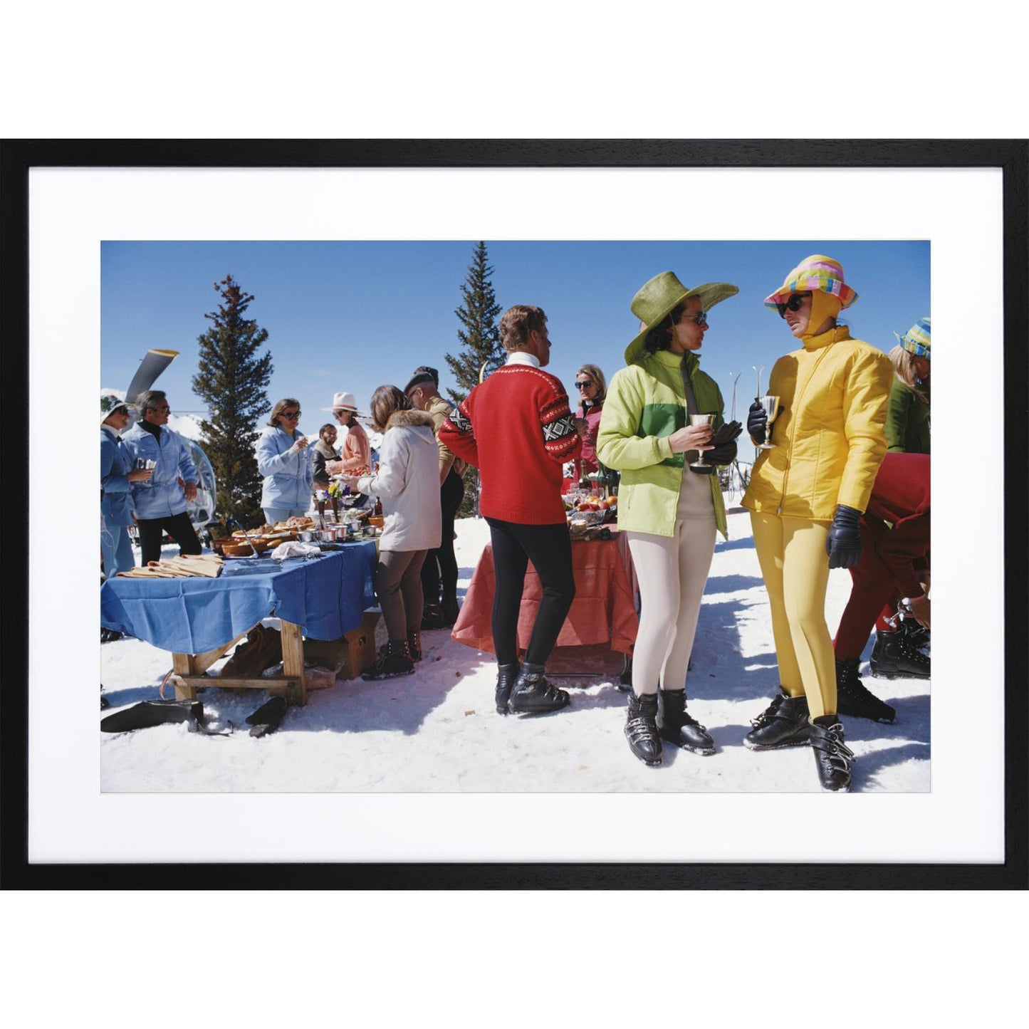 Slim Aarons - Snowmass Gathering Detail